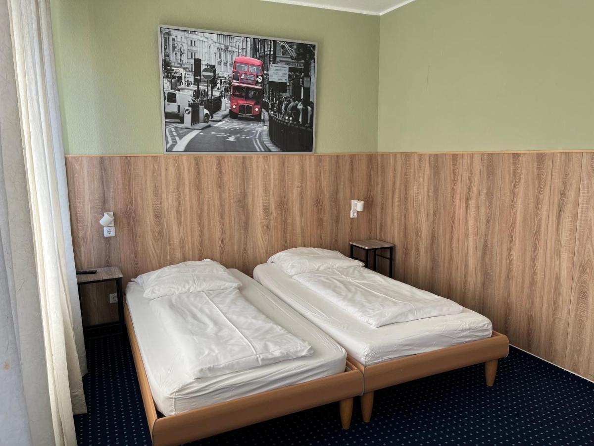 Hotel Schwarzer Baer Ганновер Экстерьер фото