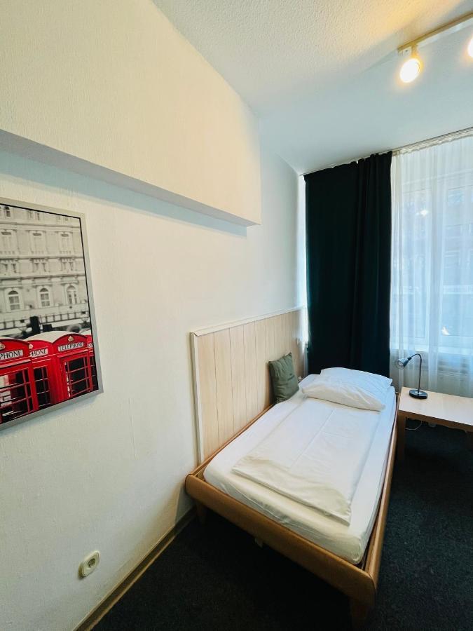 Hotel Schwarzer Baer Ганновер Экстерьер фото